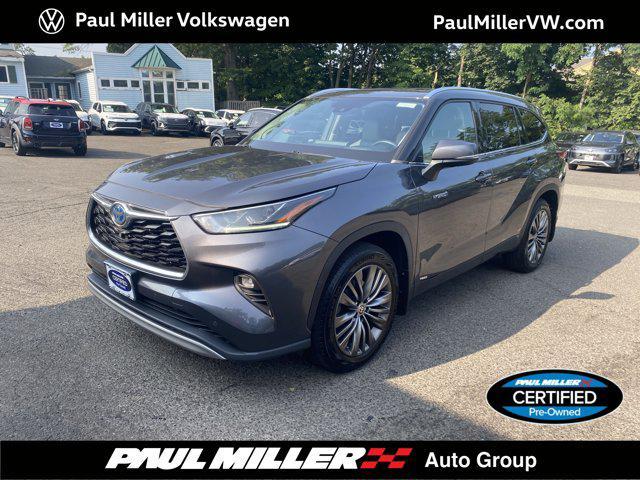 used 2020 Toyota Highlander Hybrid car, priced at $38,495