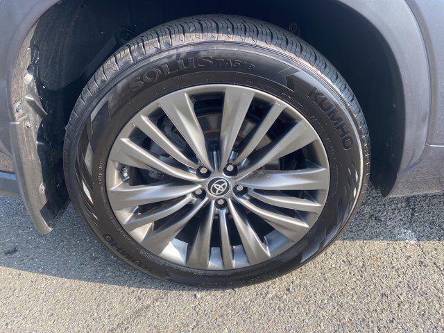 used 2020 Toyota Highlander Hybrid car, priced at $38,495