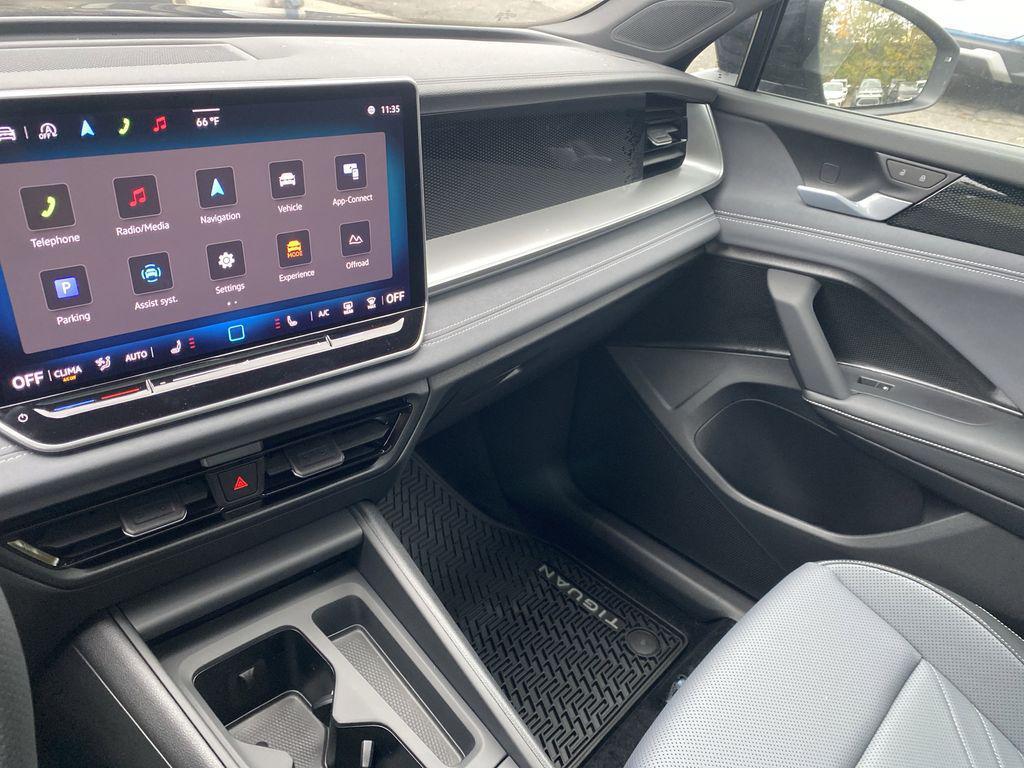 new 2025 Volkswagen Tiguan car, priced at $38,726