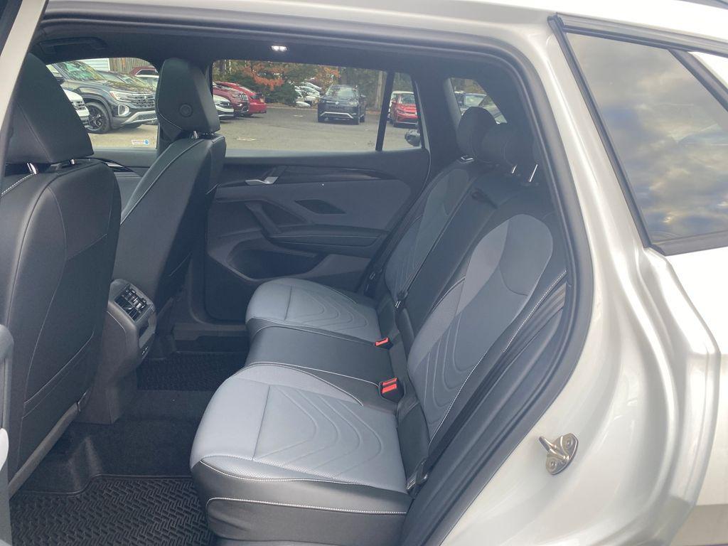 new 2025 Volkswagen Tiguan car, priced at $39,181