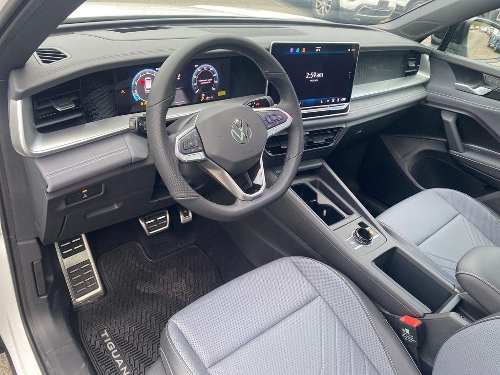 new 2025 Volkswagen Tiguan car, priced at $39,181