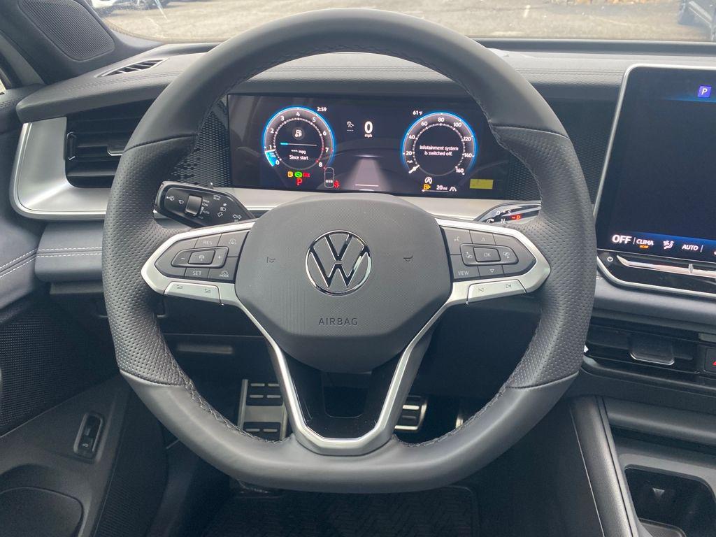 new 2025 Volkswagen Tiguan car, priced at $39,181