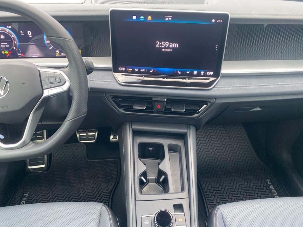 new 2025 Volkswagen Tiguan car, priced at $39,181