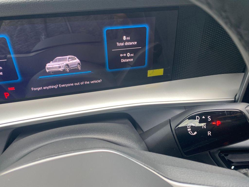 new 2025 Volkswagen Tiguan car, priced at $39,181