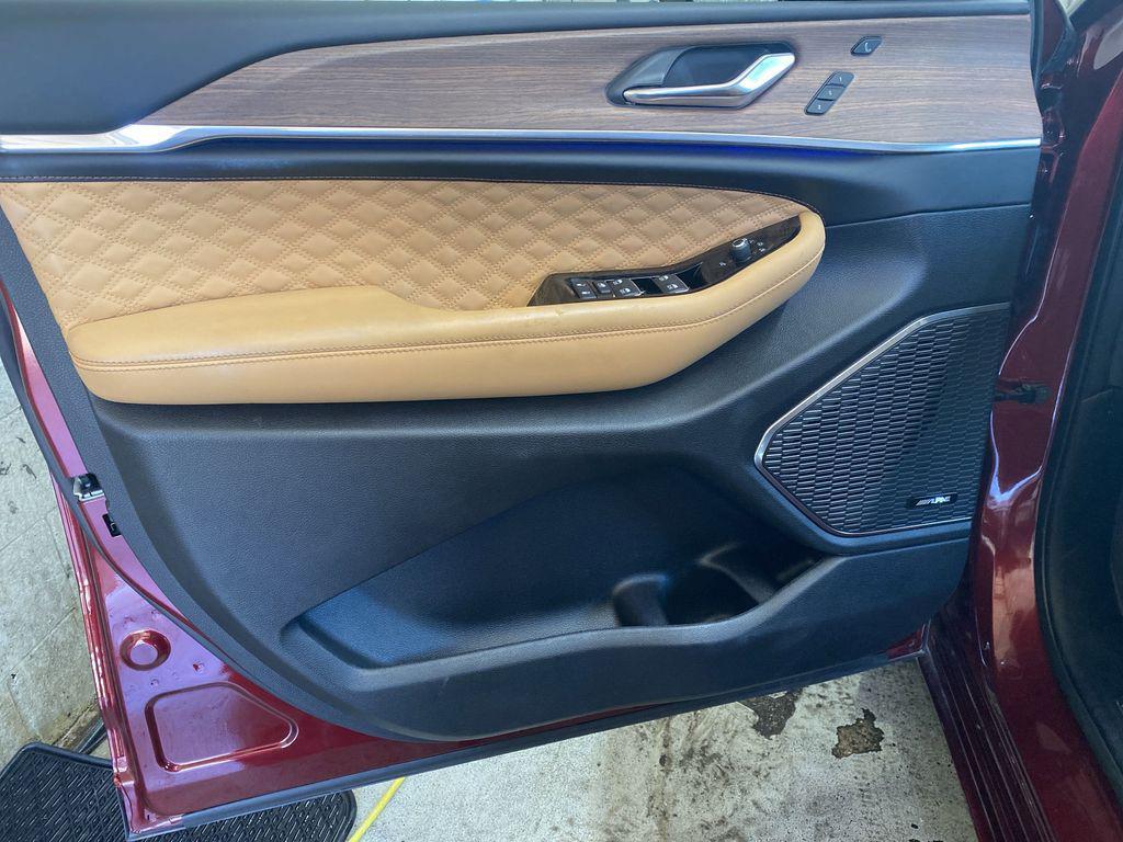 used 2024 Jeep Grand Cherokee car, priced at $53,924