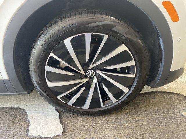 used 2024 Volkswagen ID.4 car, priced at $27,025