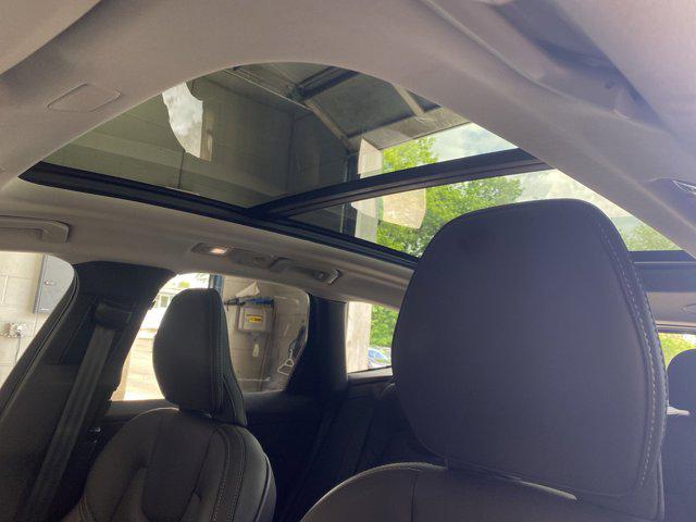 used 2022 Volvo XC60 car, priced at $36,995