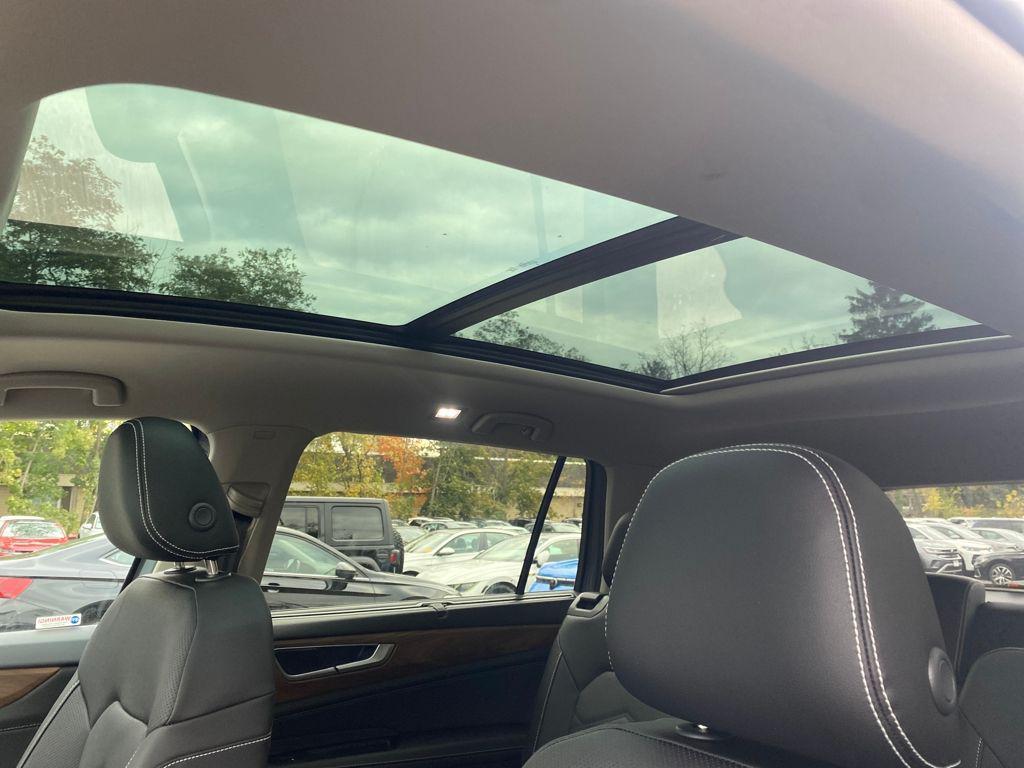 new 2026 Volkswagen Atlas car, priced at $50,125