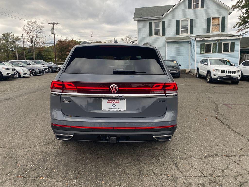 new 2026 Volkswagen Atlas car, priced at $50,125