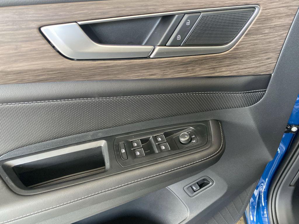 new 2025 Volkswagen Atlas car, priced at $47,631