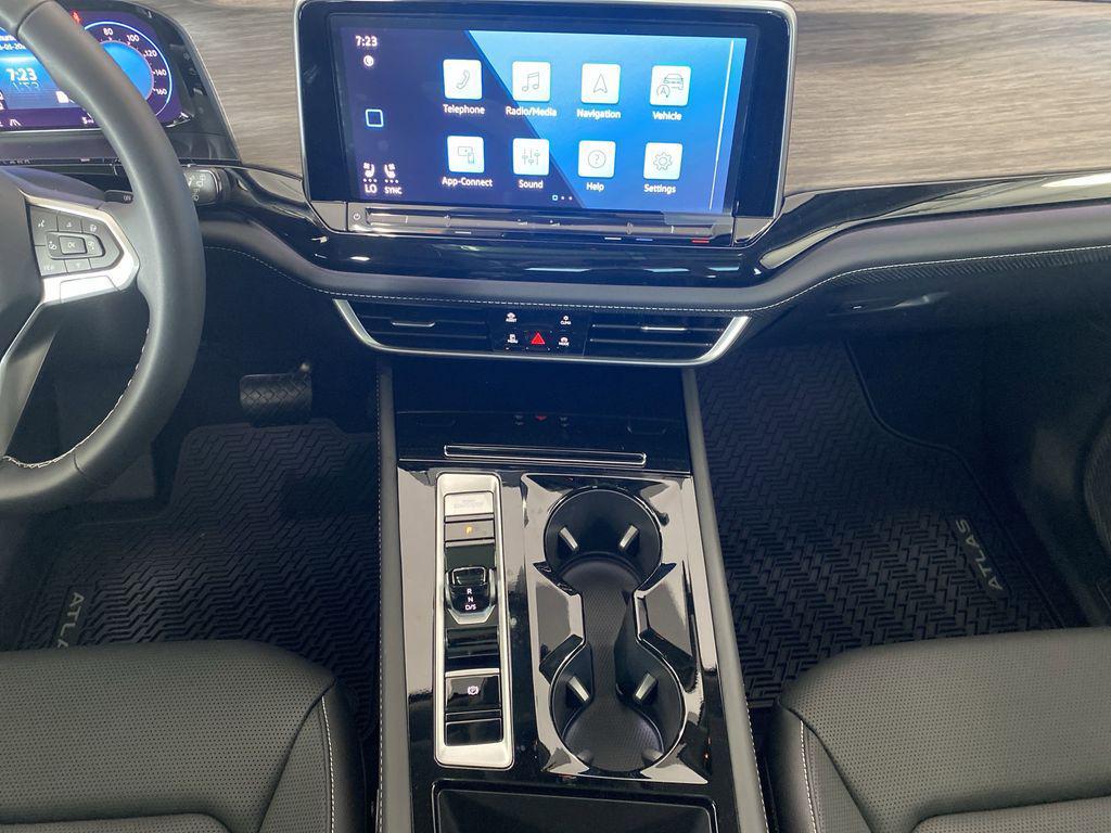 new 2025 Volkswagen Atlas car, priced at $47,631