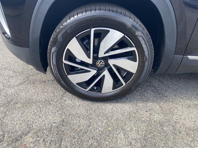 used 2025 Volkswagen Atlas car, priced at $44,993