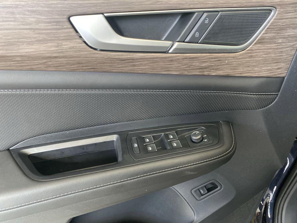 used 2025 Volkswagen Atlas car, priced at $42,991