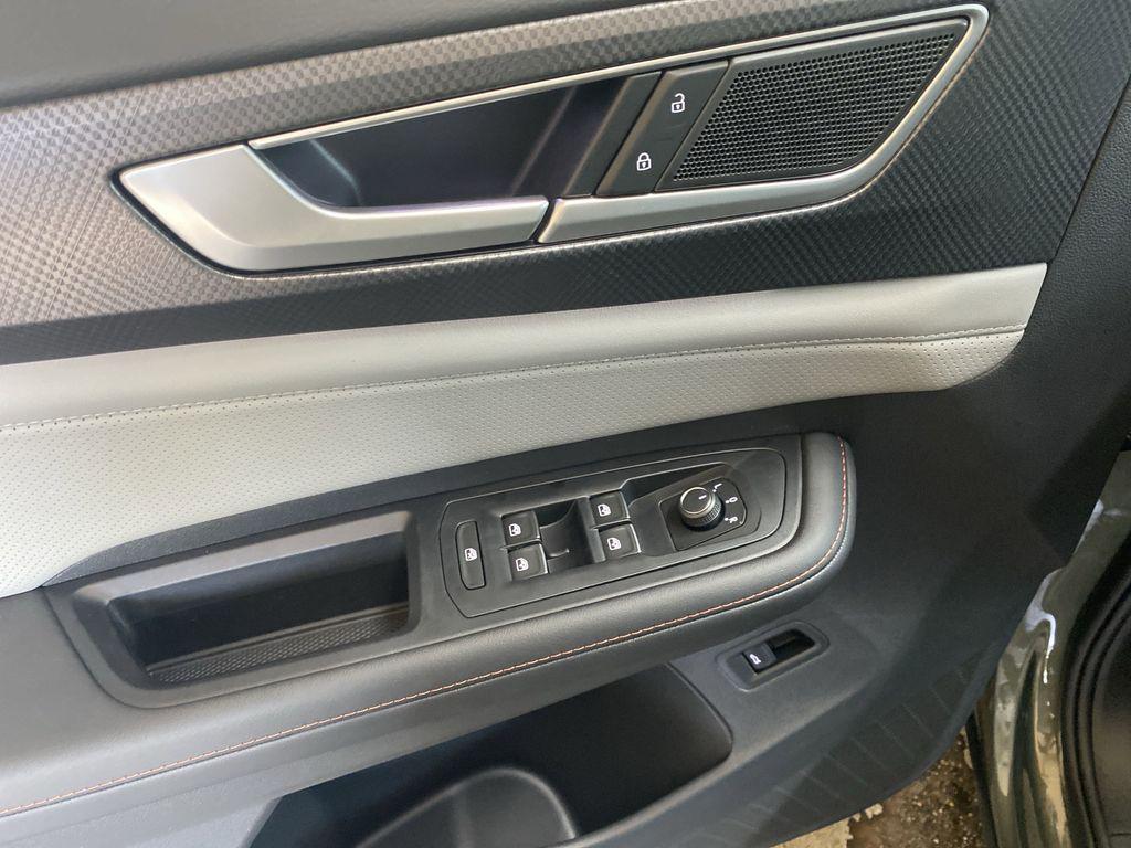 new 2025 Volkswagen Atlas car, priced at $46,146