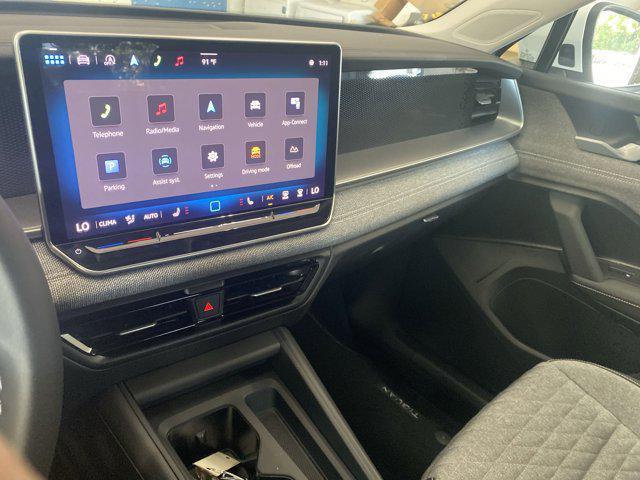 new 2025 Volkswagen Tiguan car, priced at $33,421