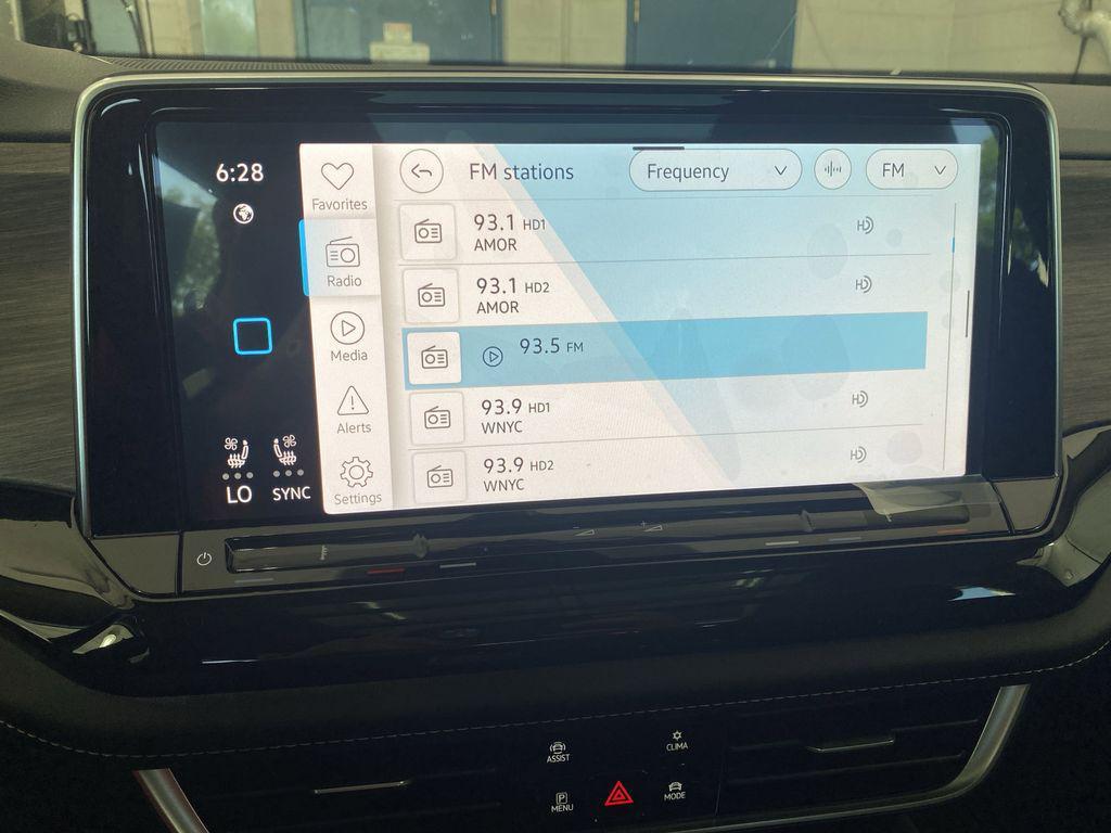 new 2025 Volkswagen Atlas car, priced at $47,631