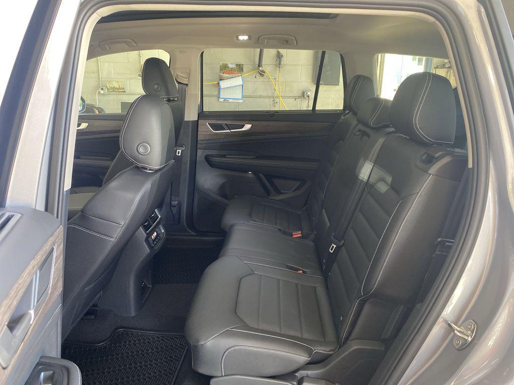 new 2025 Volkswagen Atlas car, priced at $47,631