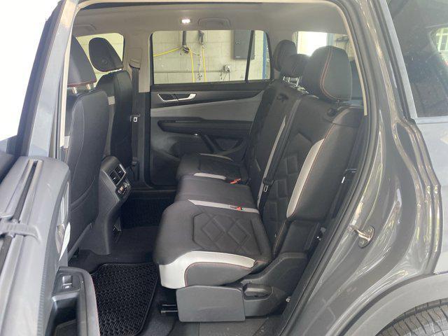 new 2025 Volkswagen Atlas car, priced at $50,171