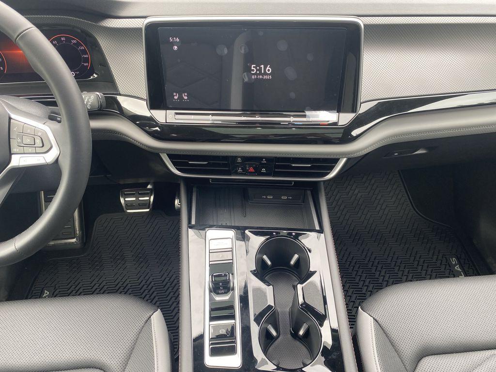 new 2025 Volkswagen Atlas car, priced at $45,906