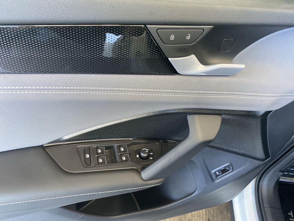 new 2025 Volkswagen Tiguan car, priced at $39,181