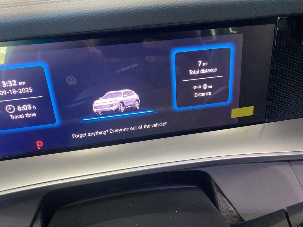 new 2025 Volkswagen Tiguan car, priced at $39,181