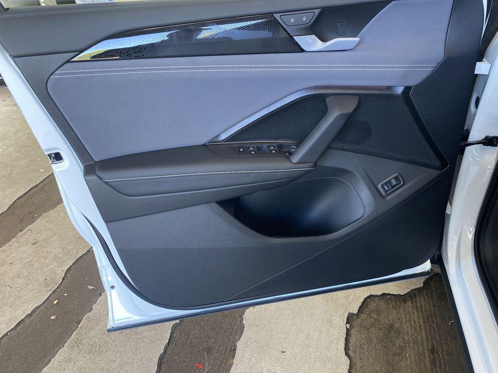 new 2025 Volkswagen Tiguan car, priced at $39,181