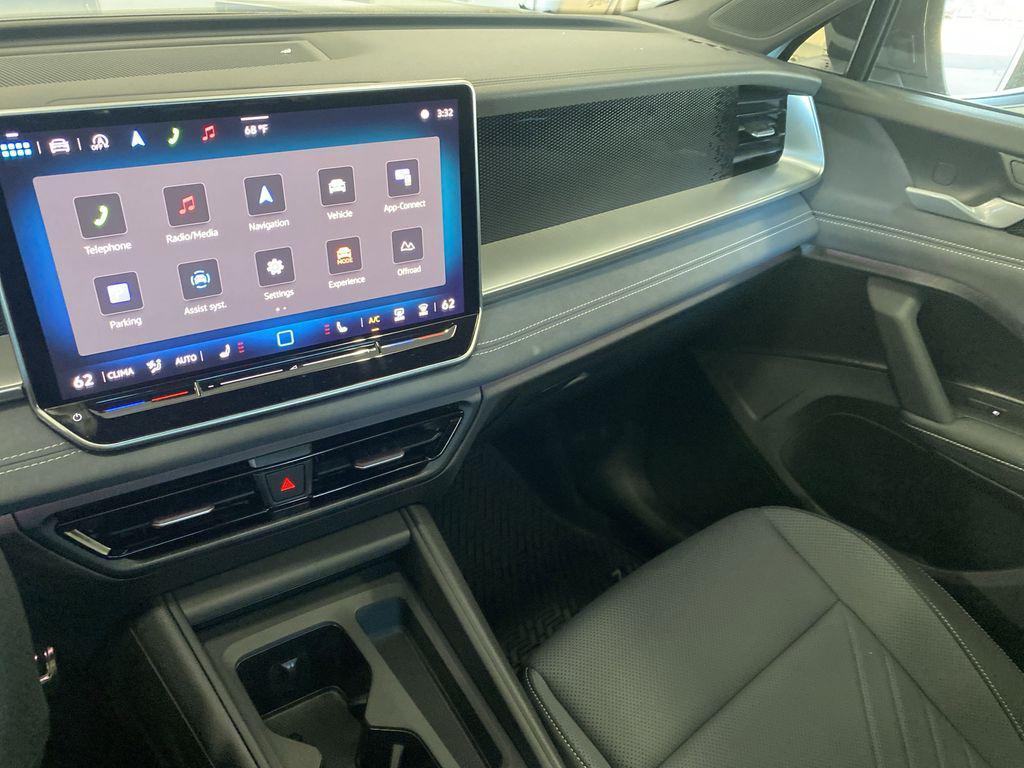 new 2025 Volkswagen Tiguan car, priced at $39,181