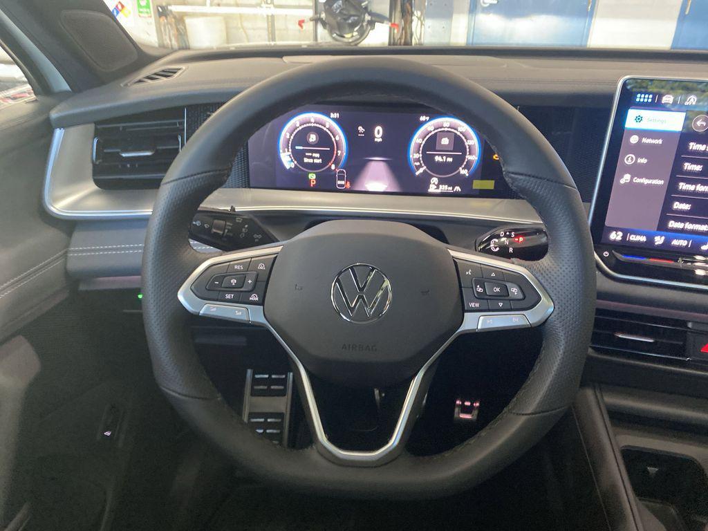new 2025 Volkswagen Tiguan car, priced at $39,181
