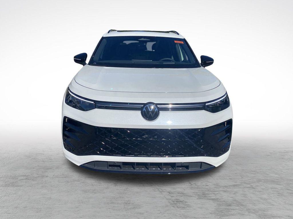 new 2025 Volkswagen Tiguan car, priced at $39,181