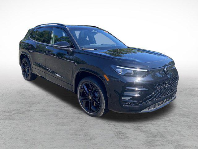new 2025 Volkswagen Tiguan car, priced at $39,081