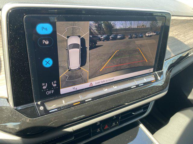 new 2025 Volkswagen Atlas car, priced at $55,136