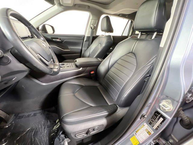 used 2022 Toyota Highlander car, priced at $37,096