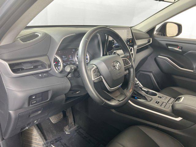 used 2022 Toyota Highlander car, priced at $37,096