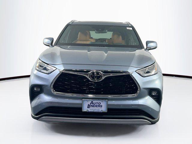 used 2021 Toyota Highlander car, priced at $38,700