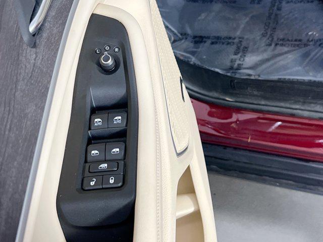 used 2022 Jeep Grand Cherokee car, priced at $37,551