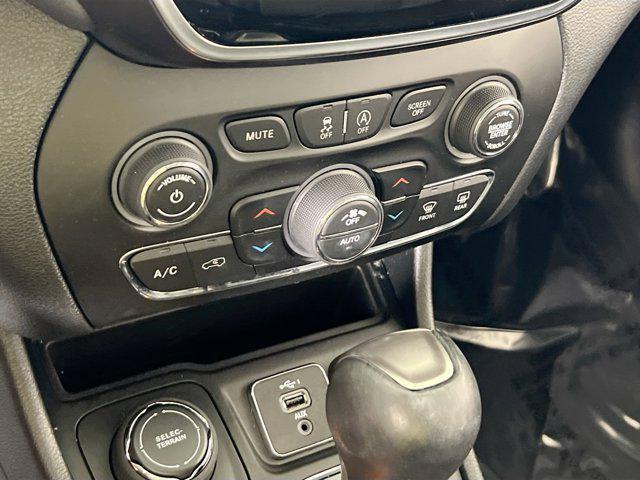 used 2022 Jeep Cherokee car, priced at $25,722