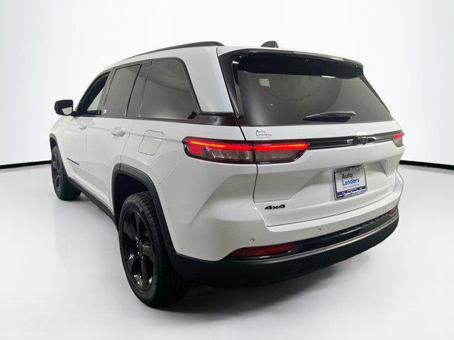 used 2022 Jeep Grand Cherokee car, priced at $31,995