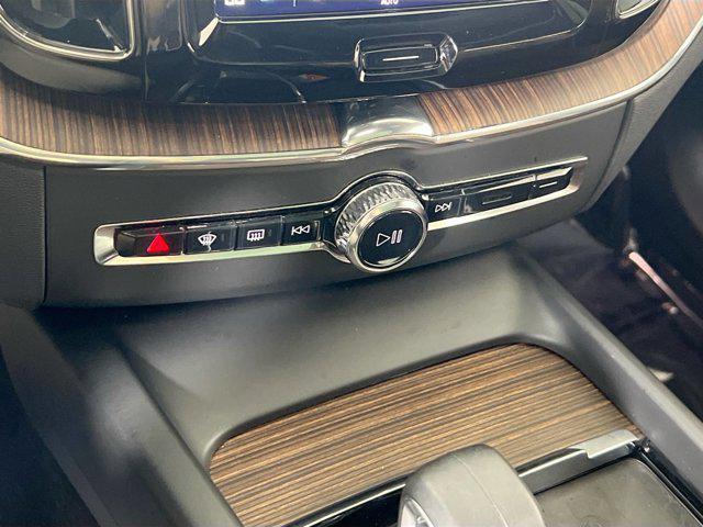 used 2022 Volvo XC60 car, priced at $33,879