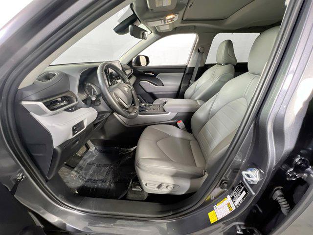 used 2022 Toyota Highlander car, priced at $37,613