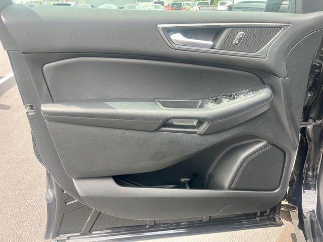 used 2022 Ford Edge car, priced at $25,000