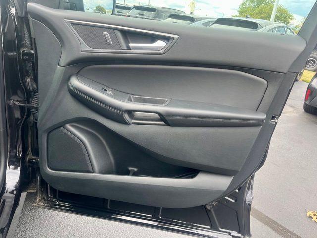 used 2022 Ford Edge car, priced at $25,000