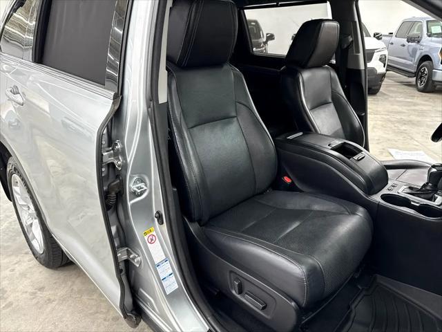 used 2017 Toyota Highlander Hybrid car, priced at $17,800