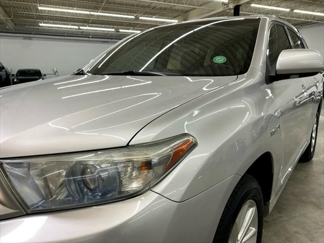 used 2012 Toyota Highlander Hybrid car, priced at $9,800