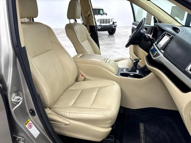 used 2015 Toyota Highlander car, priced at $15,200