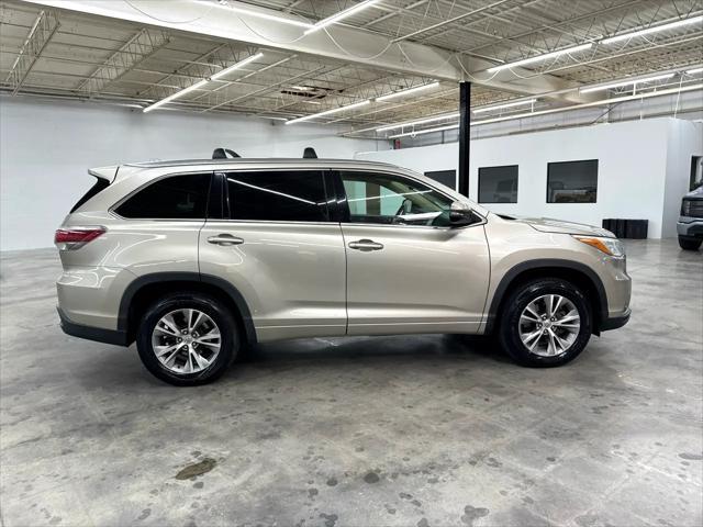 used 2015 Toyota Highlander car, priced at $15,200