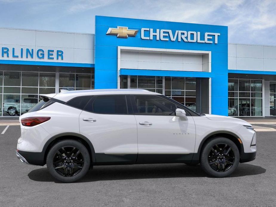 new 2025 Chevrolet Blazer car