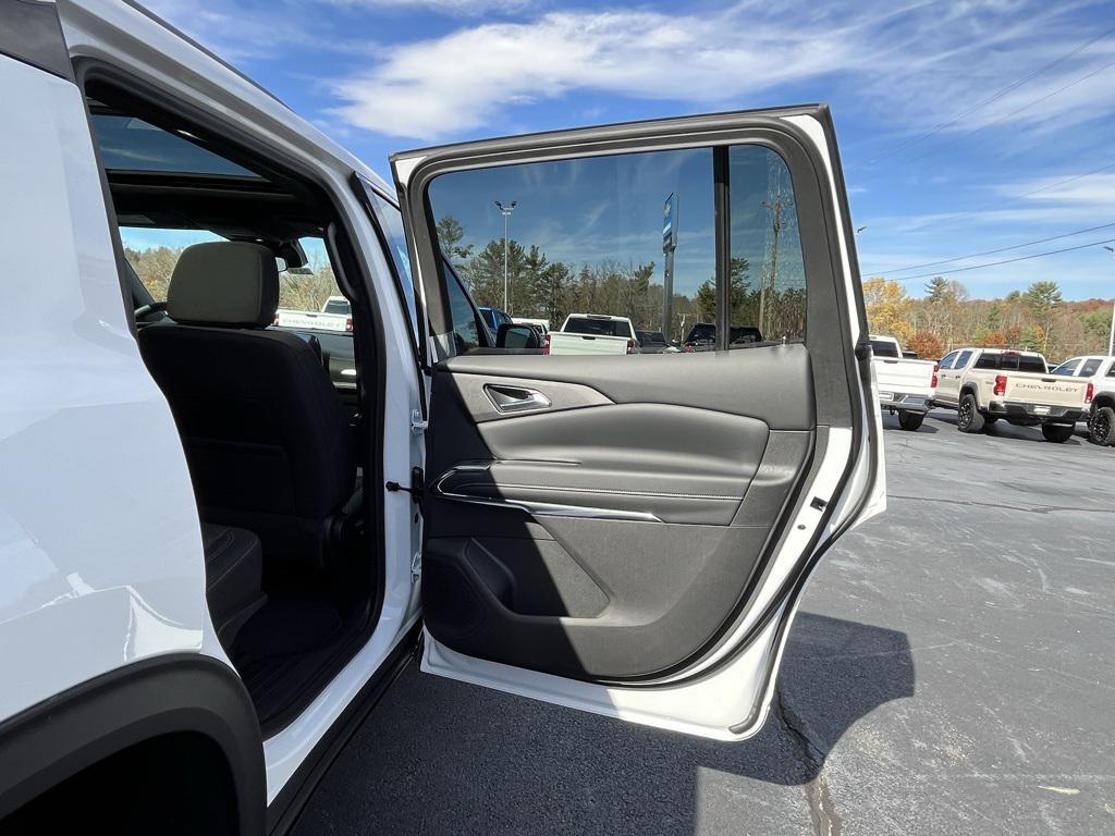 new 2026 Chevrolet Traverse car, priced at $48,192
