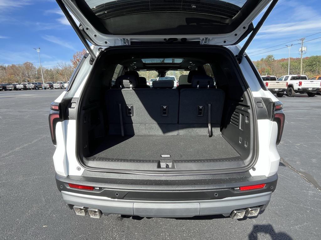 new 2026 Chevrolet Traverse car, priced at $48,192