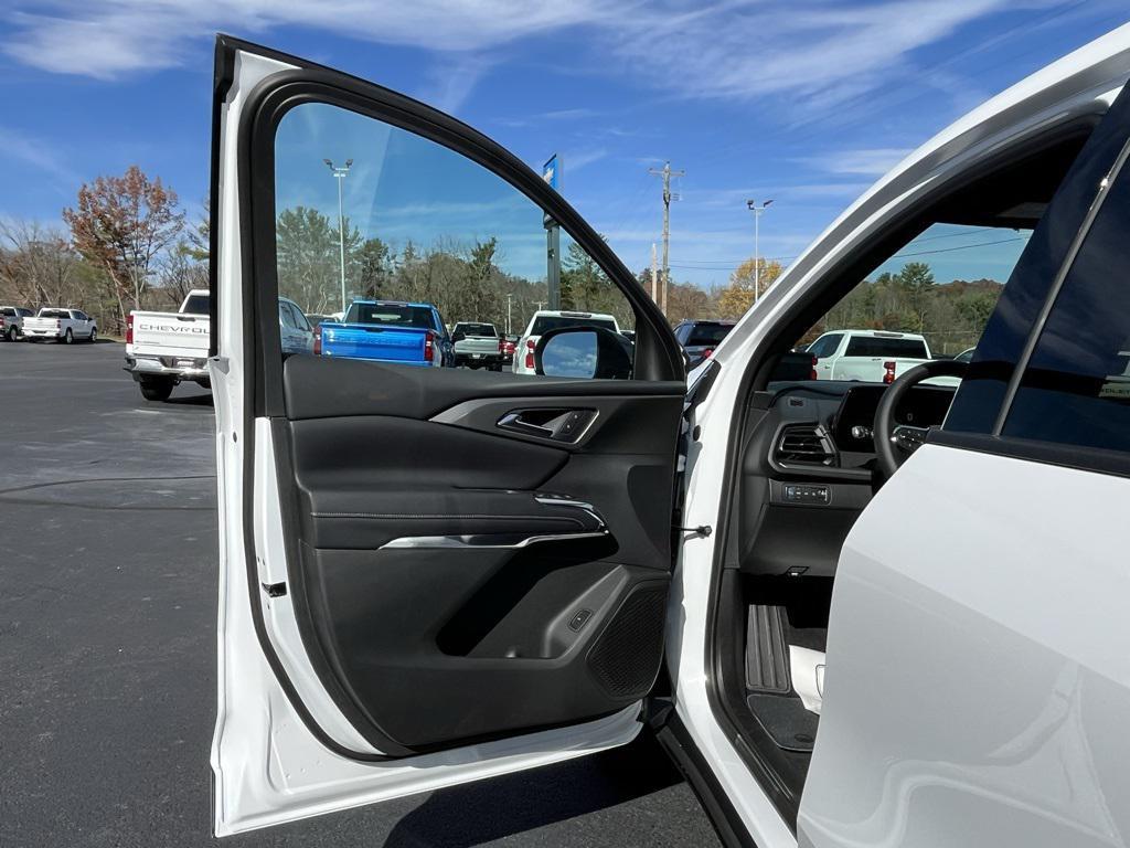 new 2026 Chevrolet Traverse car, priced at $48,192