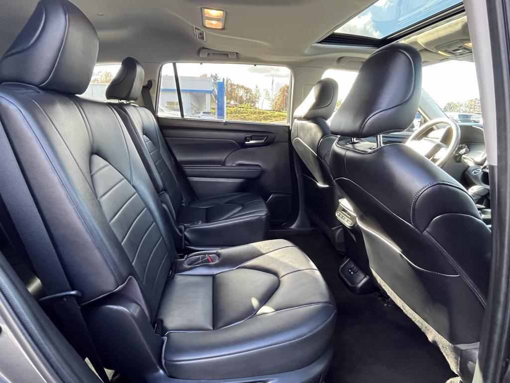 used 2023 Toyota Highlander car, priced at $38,080